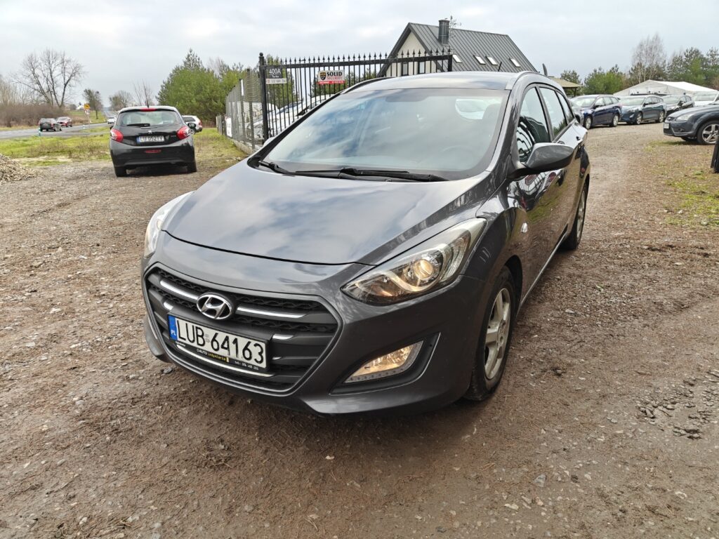 HYUNDAI I30 KOMBI 1.6 CRDI SALON POLSKA BEZWYPADKOWY 204 TYS.KM