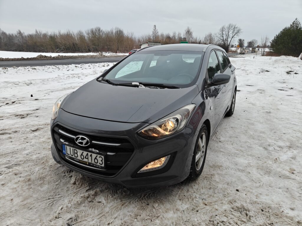 HYUNDAI I30 KOMBI 1.6 CRDI SALON POLSKA BEZWYPADKOWY 204 TYS.KM